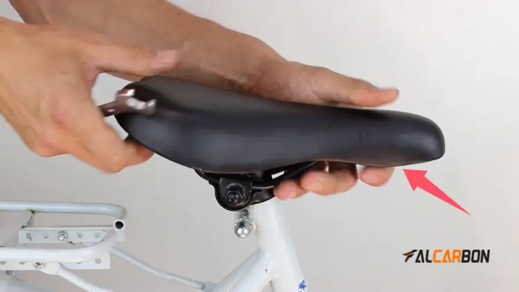 adjust-bike-saddle-angle-2